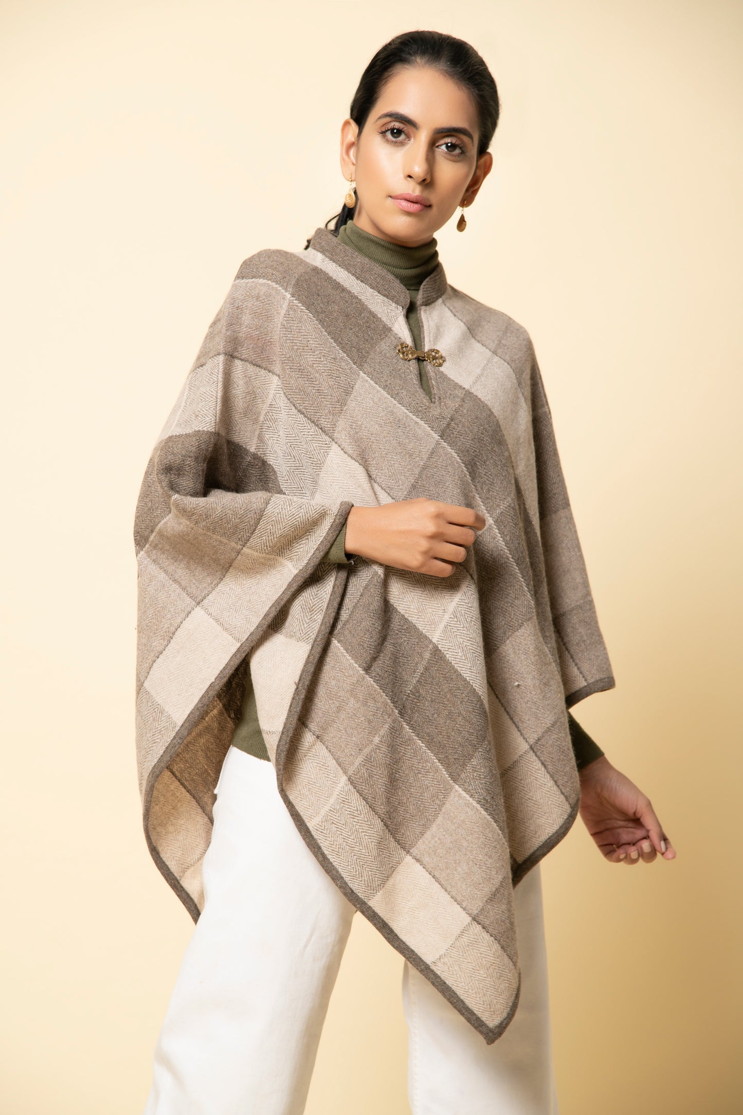 Wheat Bran Collared Poncho