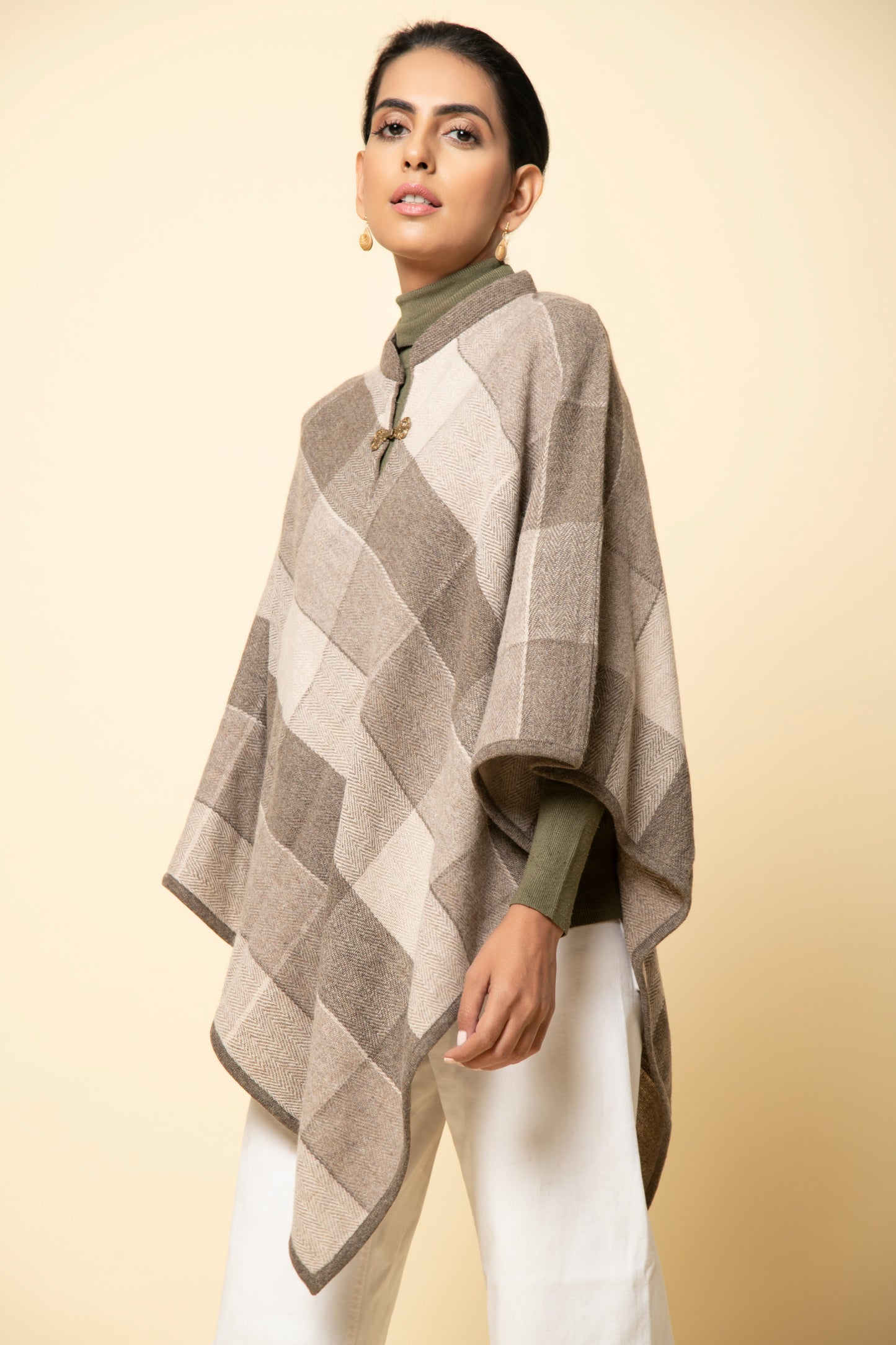 Wheat Bran Collared Poncho