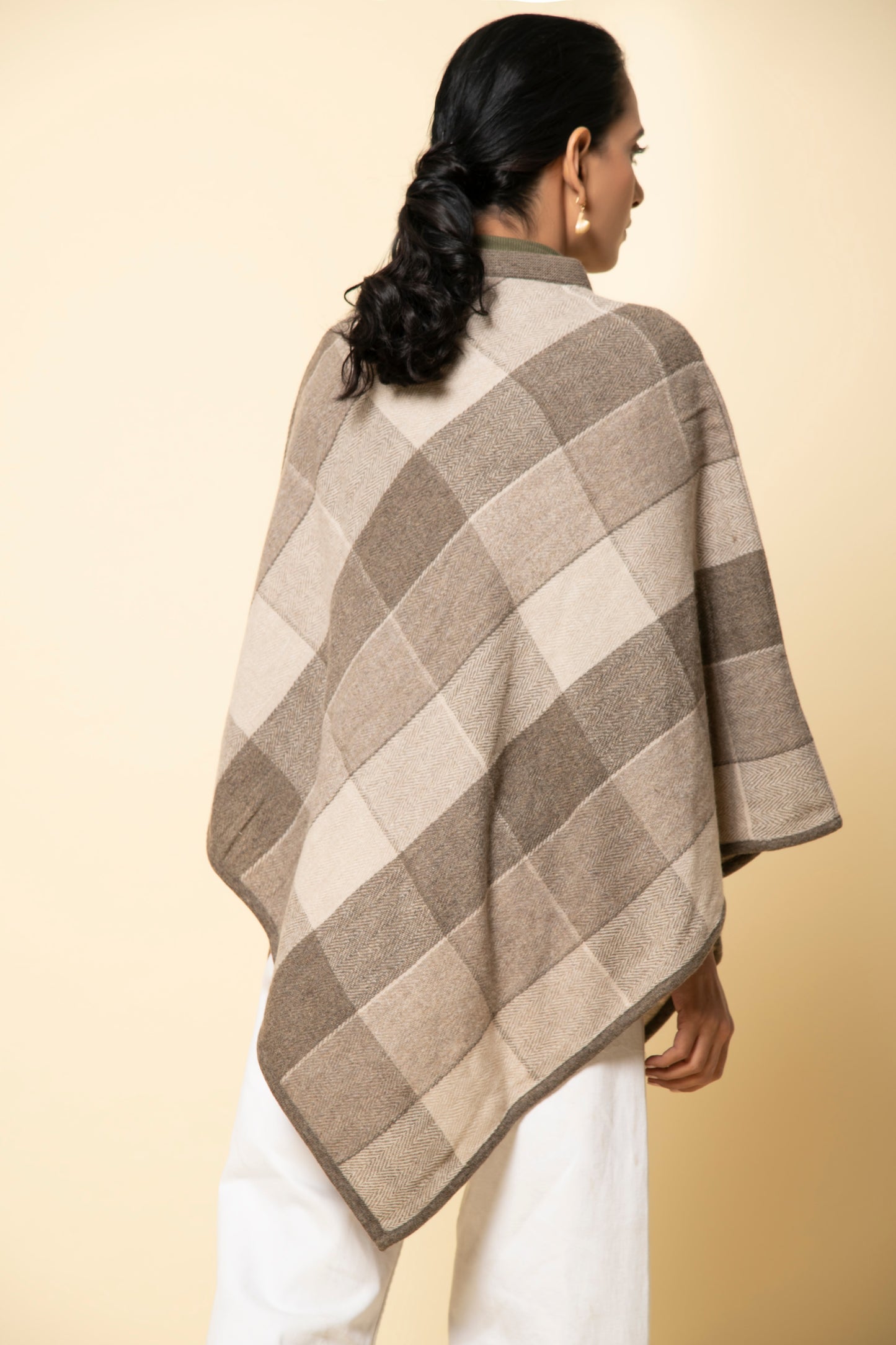 Wheat Bran Collared Poncho