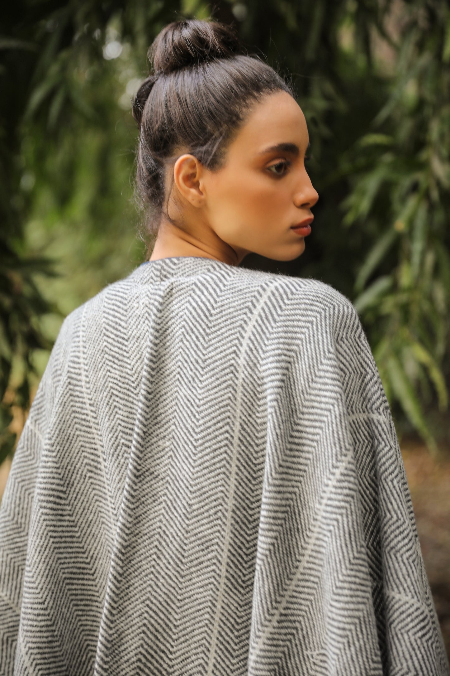 Woollen outerwear for women with herringbone weave