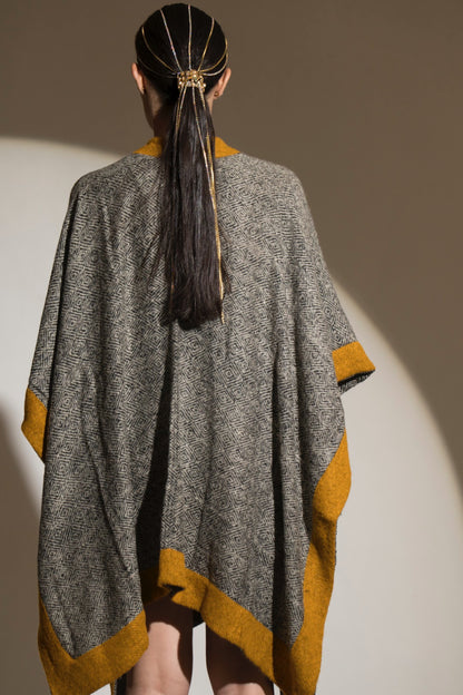 Citrine Bordered Cape