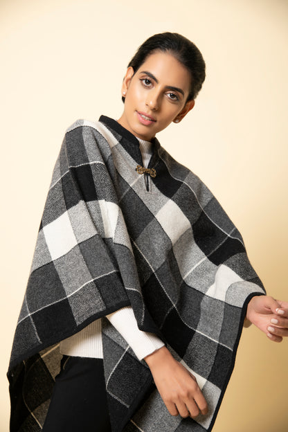 Magpie Checkered Poncho