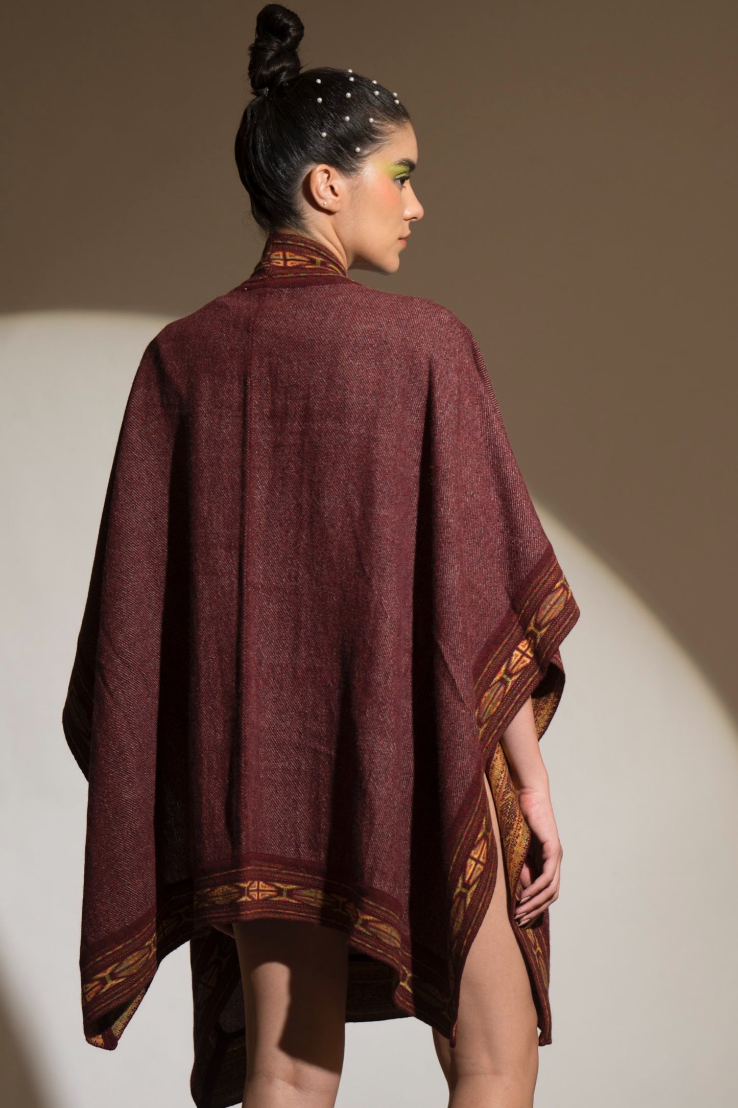 Mandarin Garnet Bordered Cape